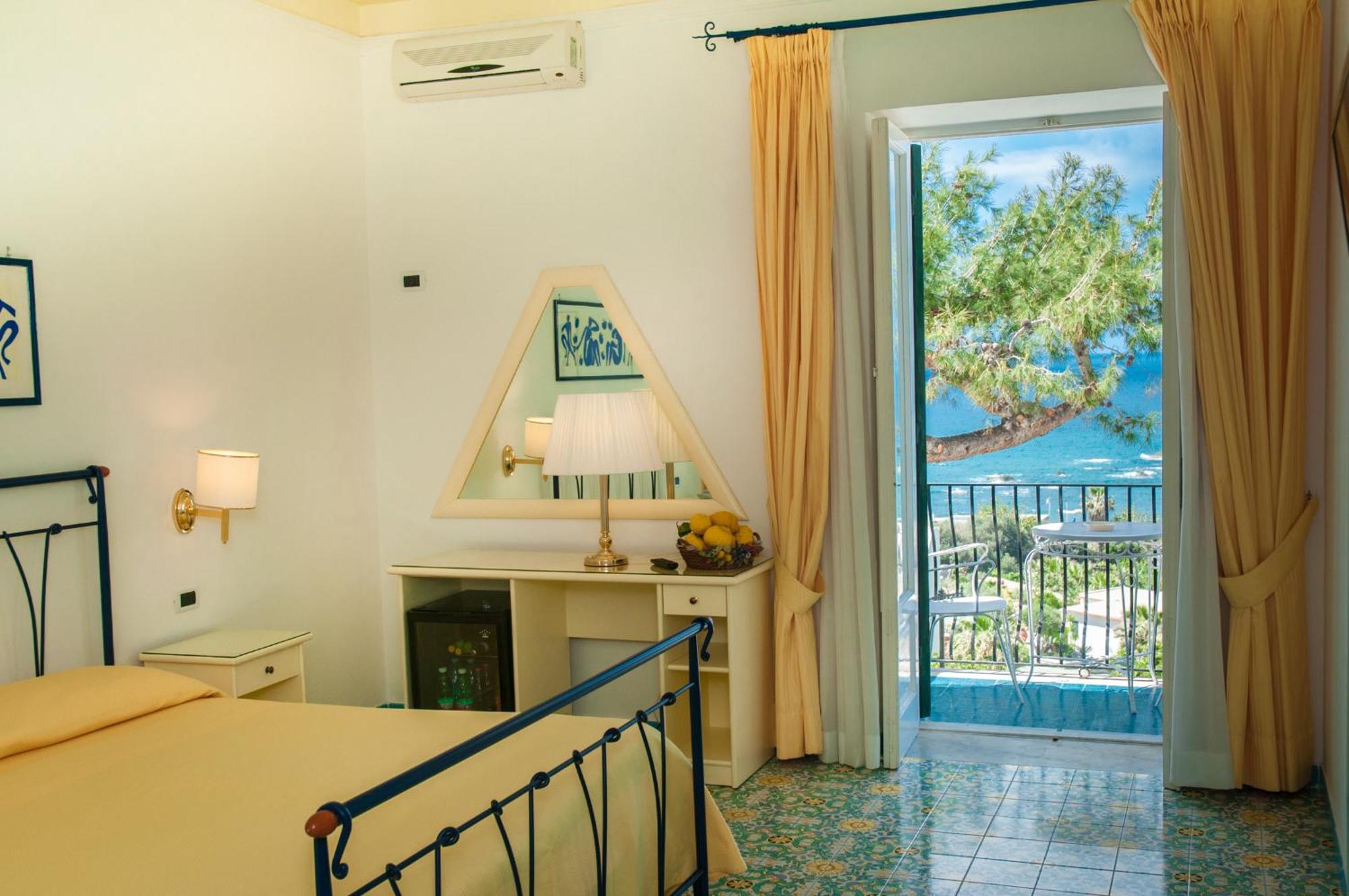 Hotel Villa Bianca Forio  Luaran gambar