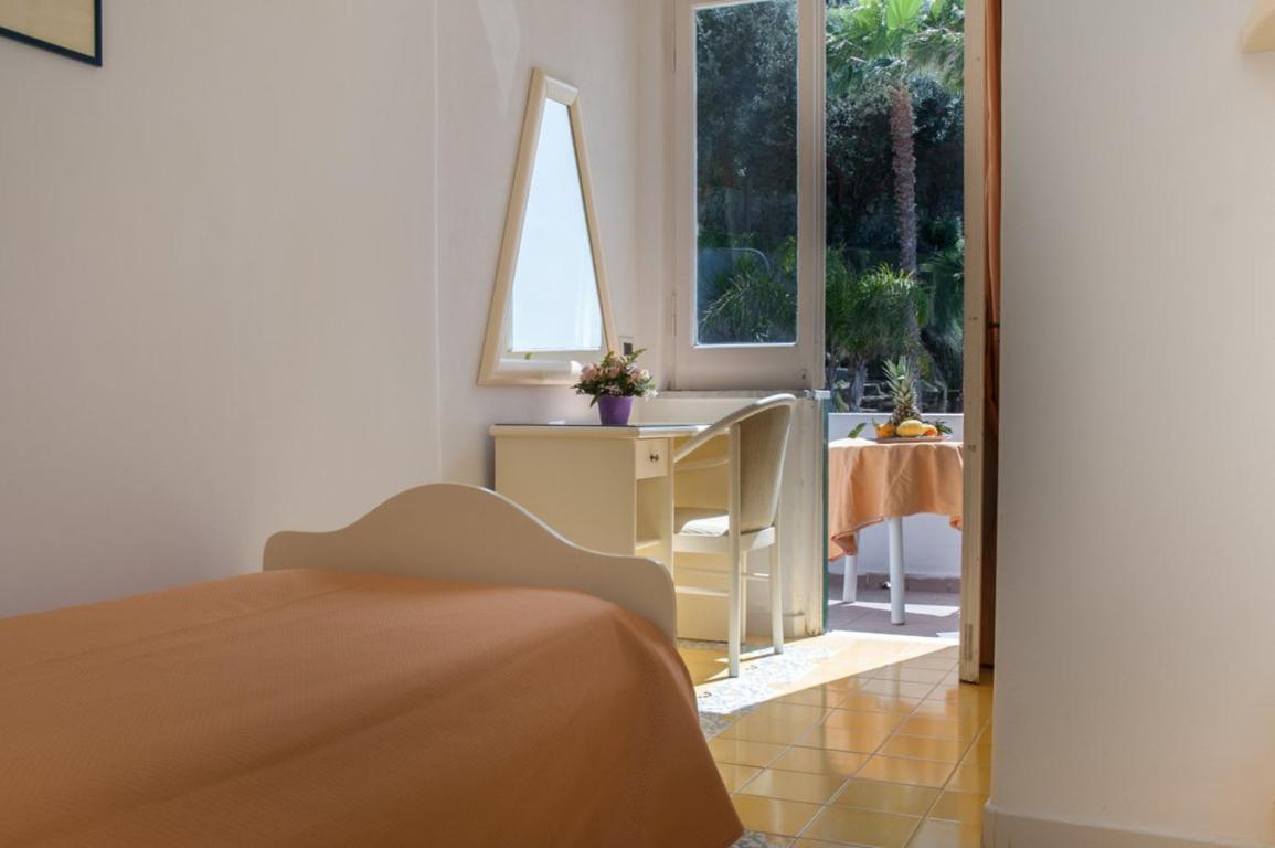 Hotel Villa Bianca Forio  Luaran gambar